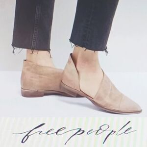 Free People Royale Flat Taupe Leather Flat Cutaway Side Point Toe EU 38 / 7-7.5